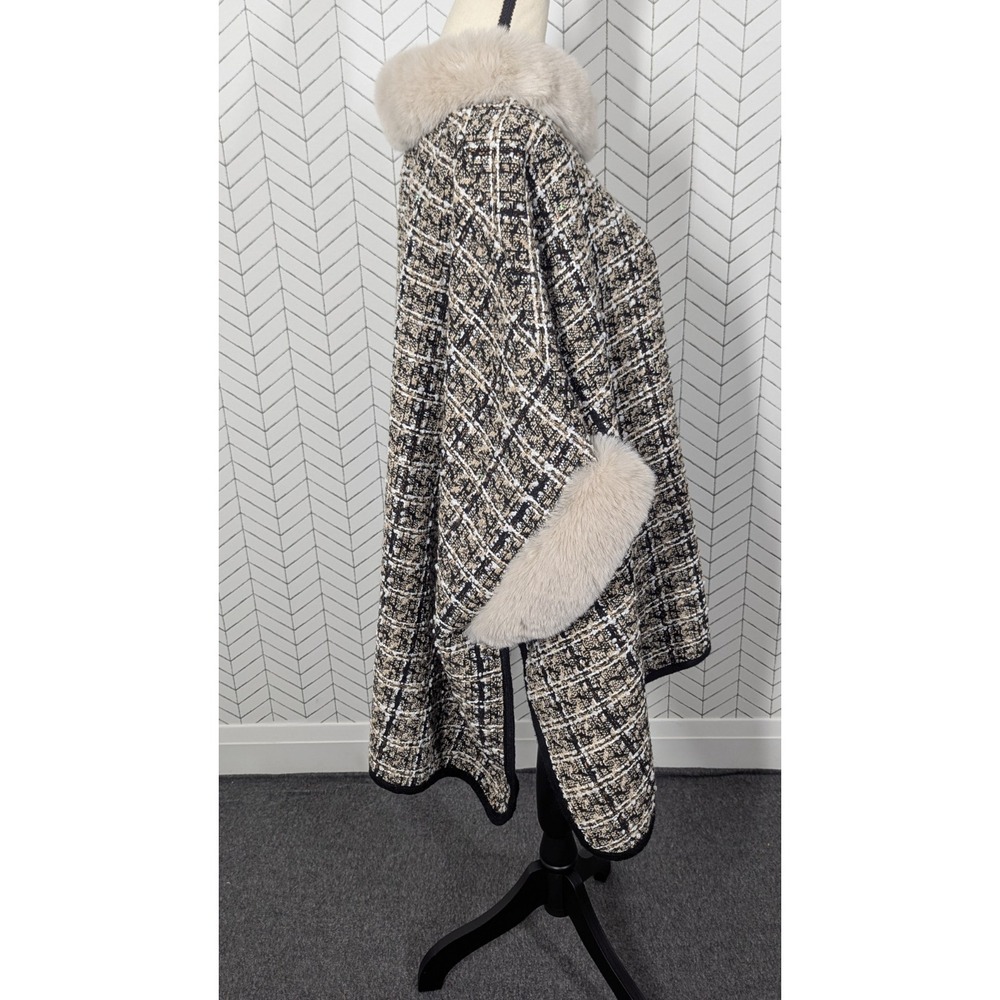 Vince Camuto Poncho Womens OSFA Black Cream Faux Fur Toggle Old Money Luxury - Picture 8 of 14